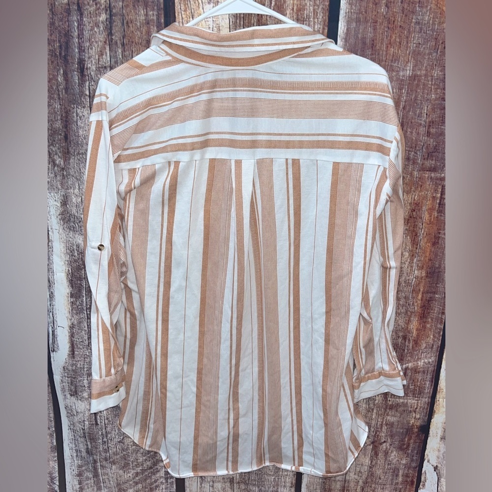 Eden & Olivia Button Down Shirt - Picture 3 of 5